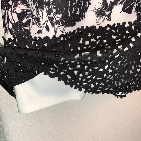 SLNY SL New York sleeveless sheath, cream, black roses, laser cut trim. 8 EUC - Picture 8 of 17
